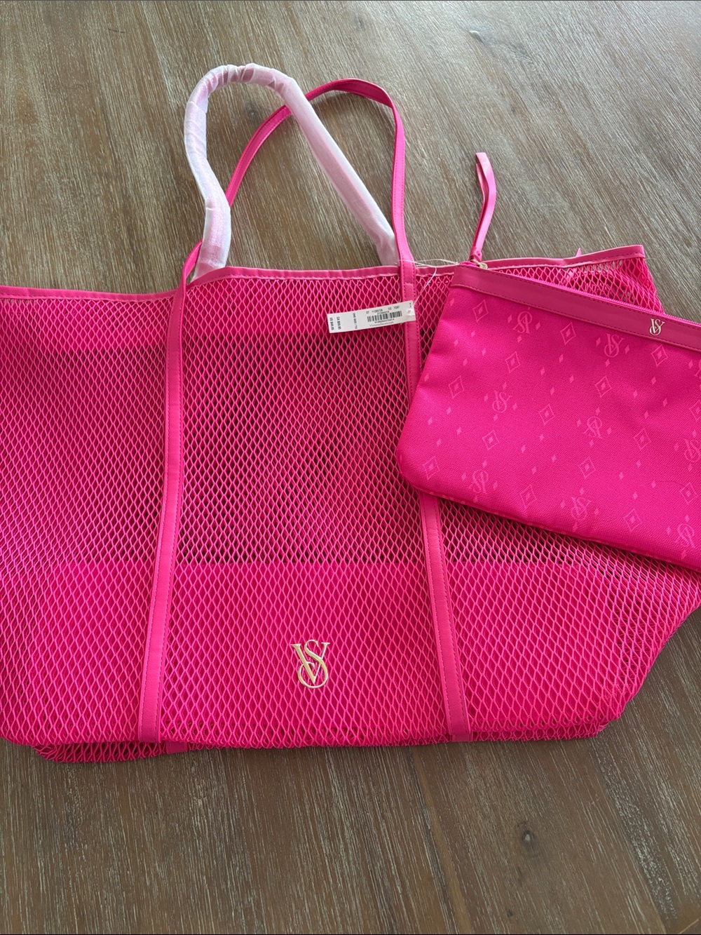 New With Tags Victoria Secret Mesh Bag With Separate Inside Bag  22 in x 14